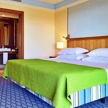 Pestana Promenade Ocean 4* פונשל