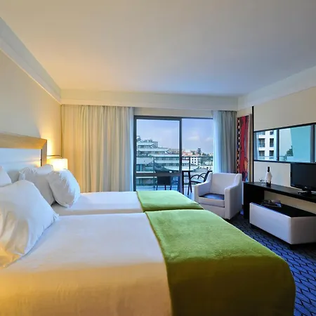 Pestana Promenade Ocean 4* פונשל